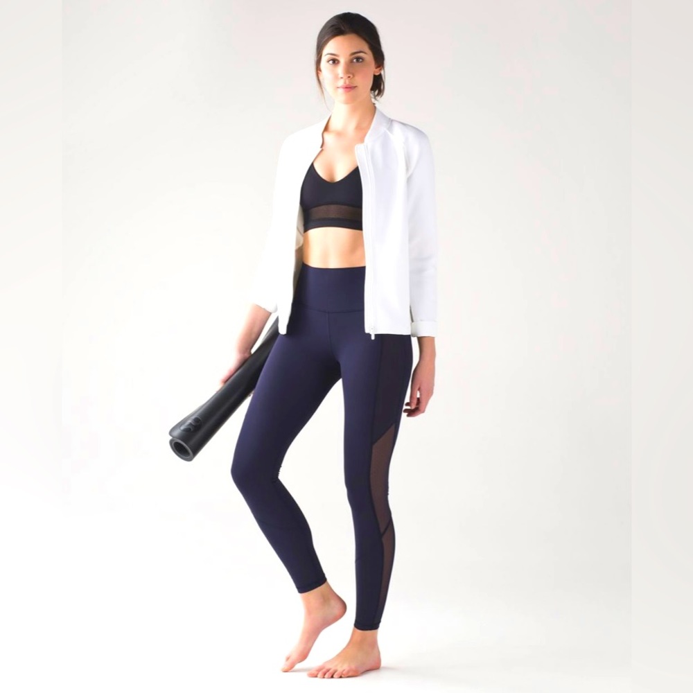Lululemon Body Con Tight
Midnight Navy 8 BNWT